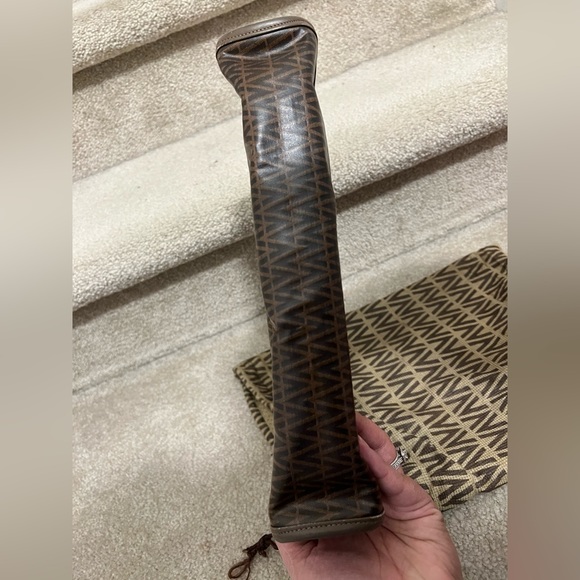 Authentic Valentino pouch - Picture 8 of 14